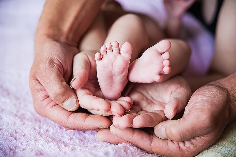 ¿Cómo es el permiso de paternidad o maternidad para autónomos? | AFHA Málaga